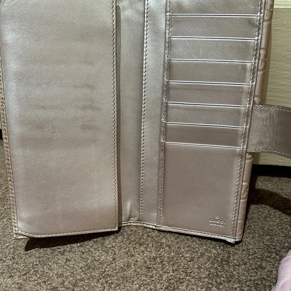 Gucci Guccisima Peach Leather Wallet with enameled Heart Gold Detail - Picture 13 of 17
